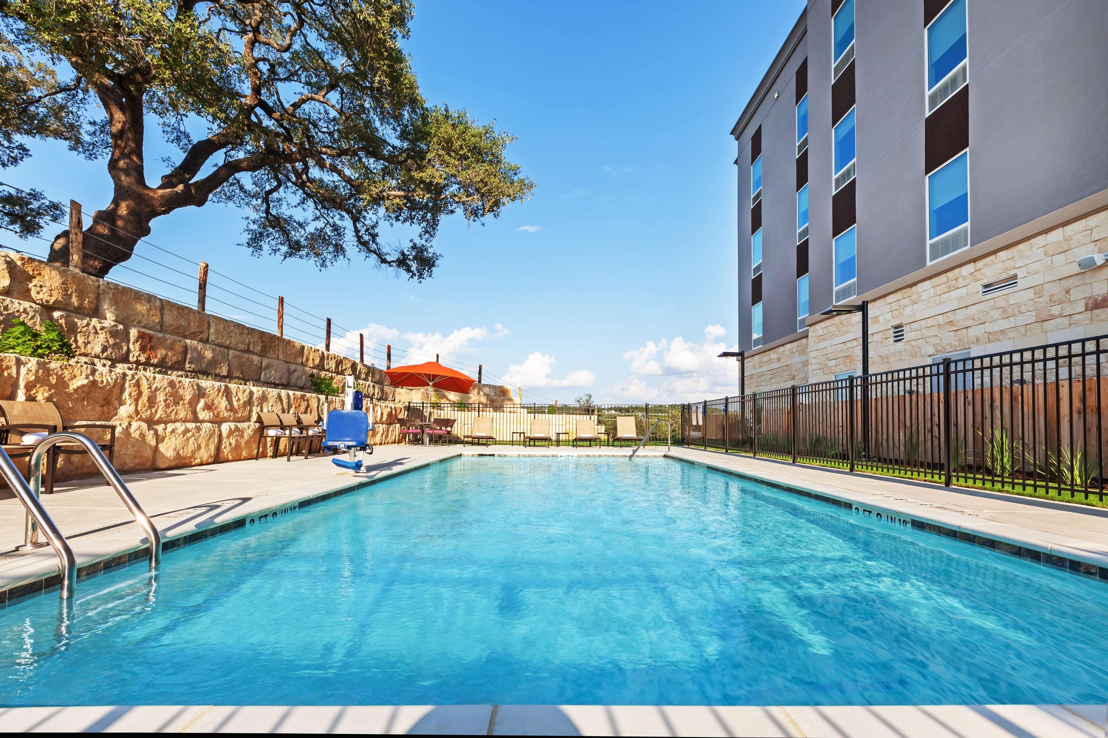 Hampton Inn By Hilton Bulverde Texas Hill Country Екстериор снимка