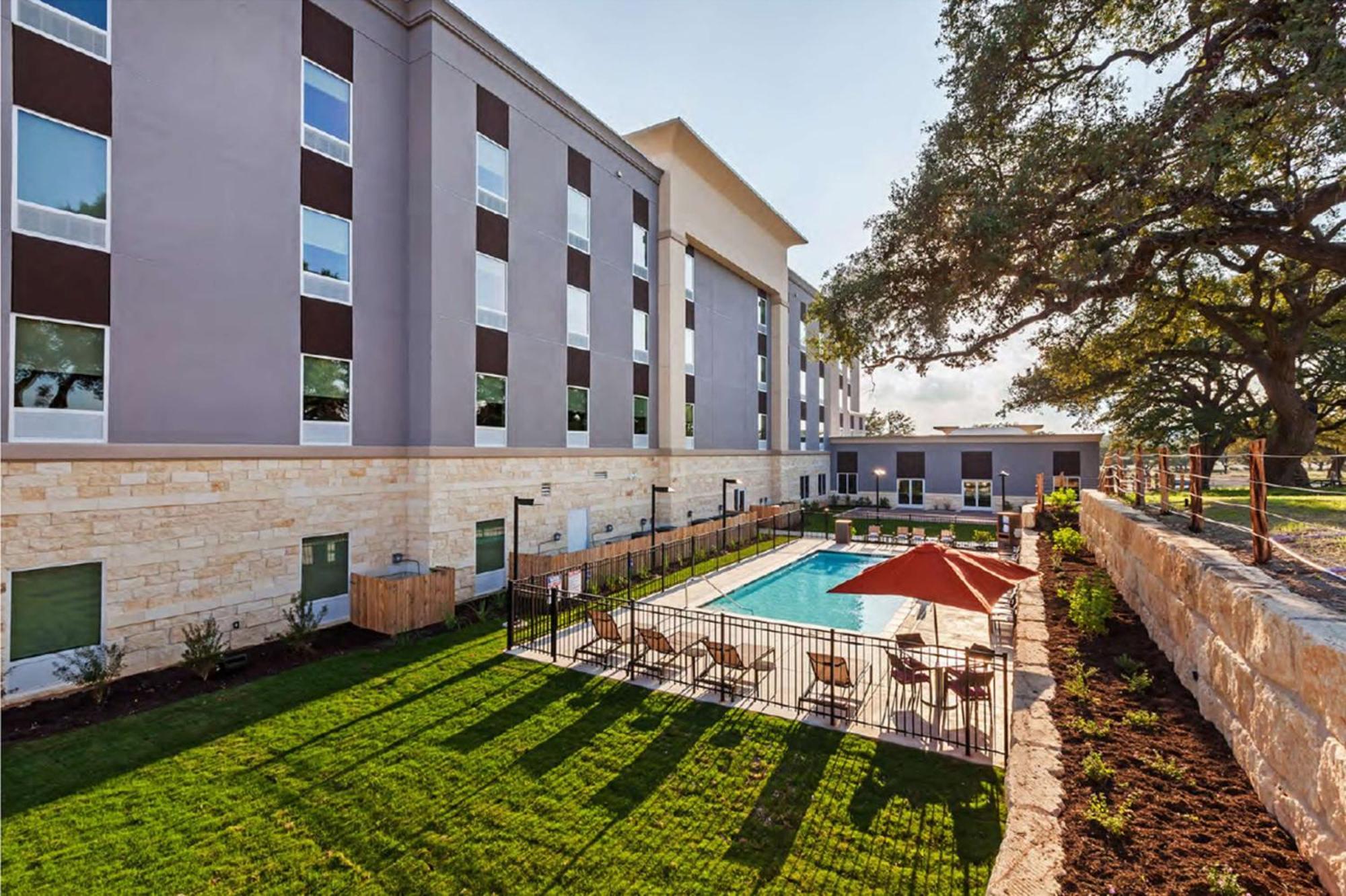 Hampton Inn By Hilton Bulverde Texas Hill Country Екстериор снимка